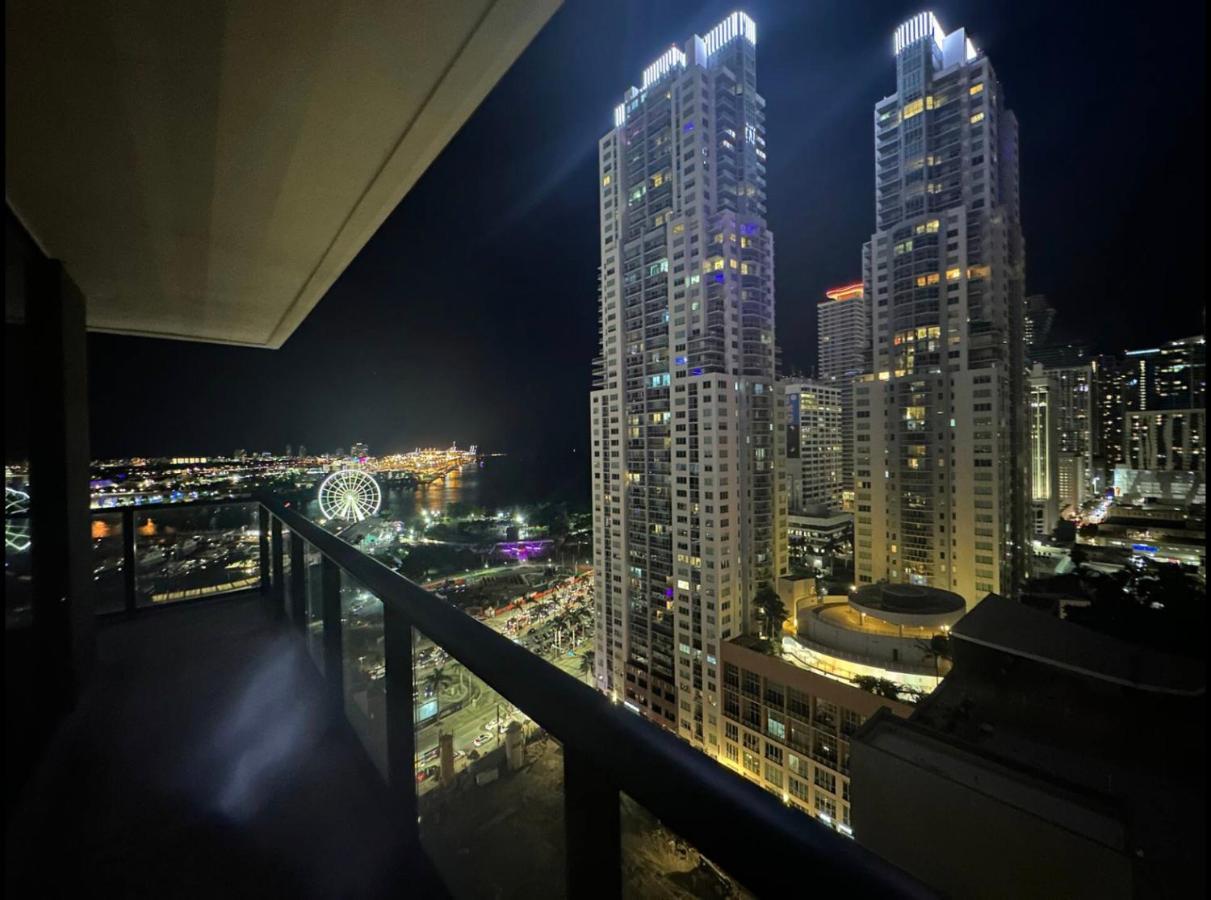 Beautiful Downtown Ocean View. Apartman Miami Kültér fotó