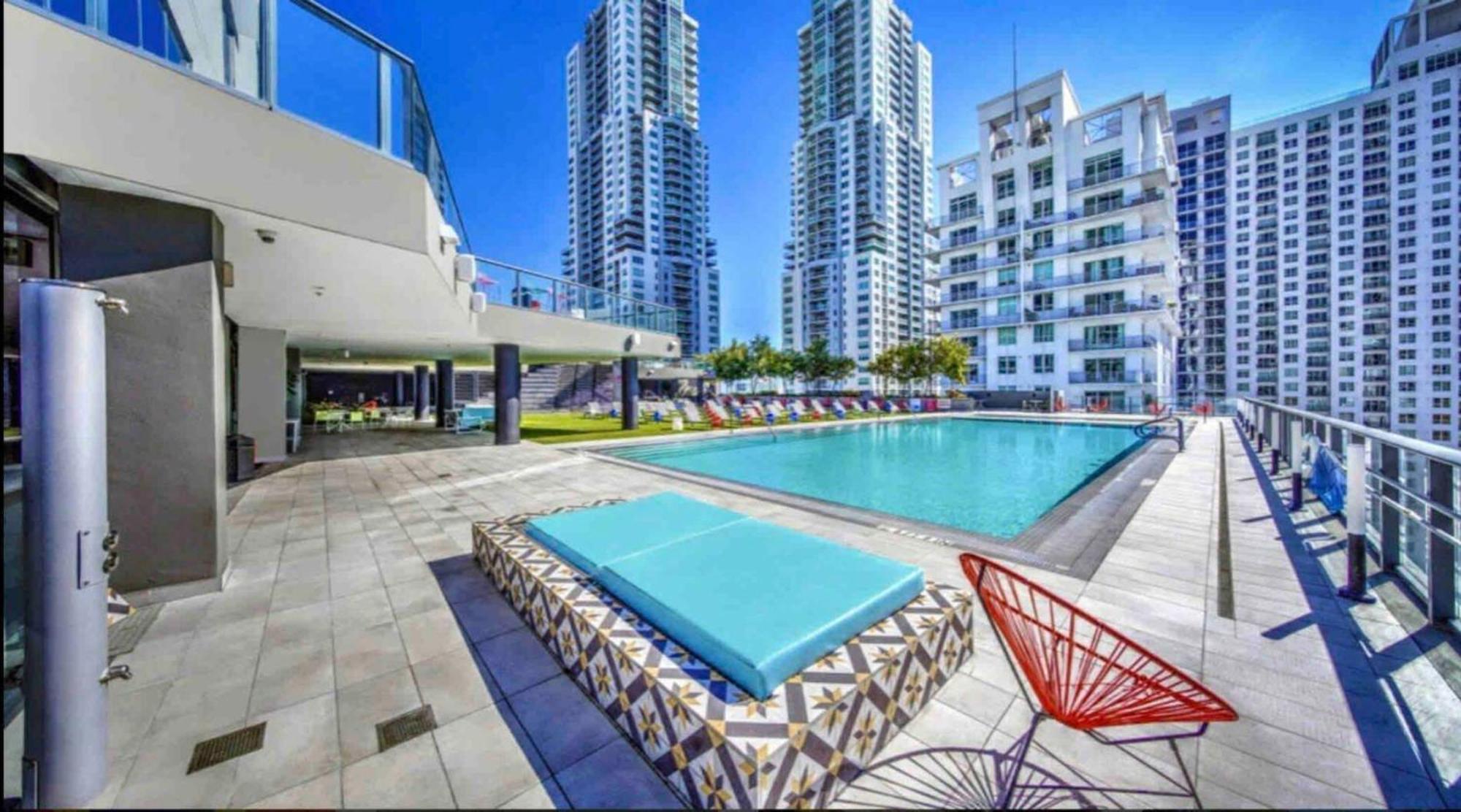 Beautiful Downtown Ocean View. Apartman Miami Kültér fotó